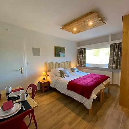 Hotel Chez Chantal 3*